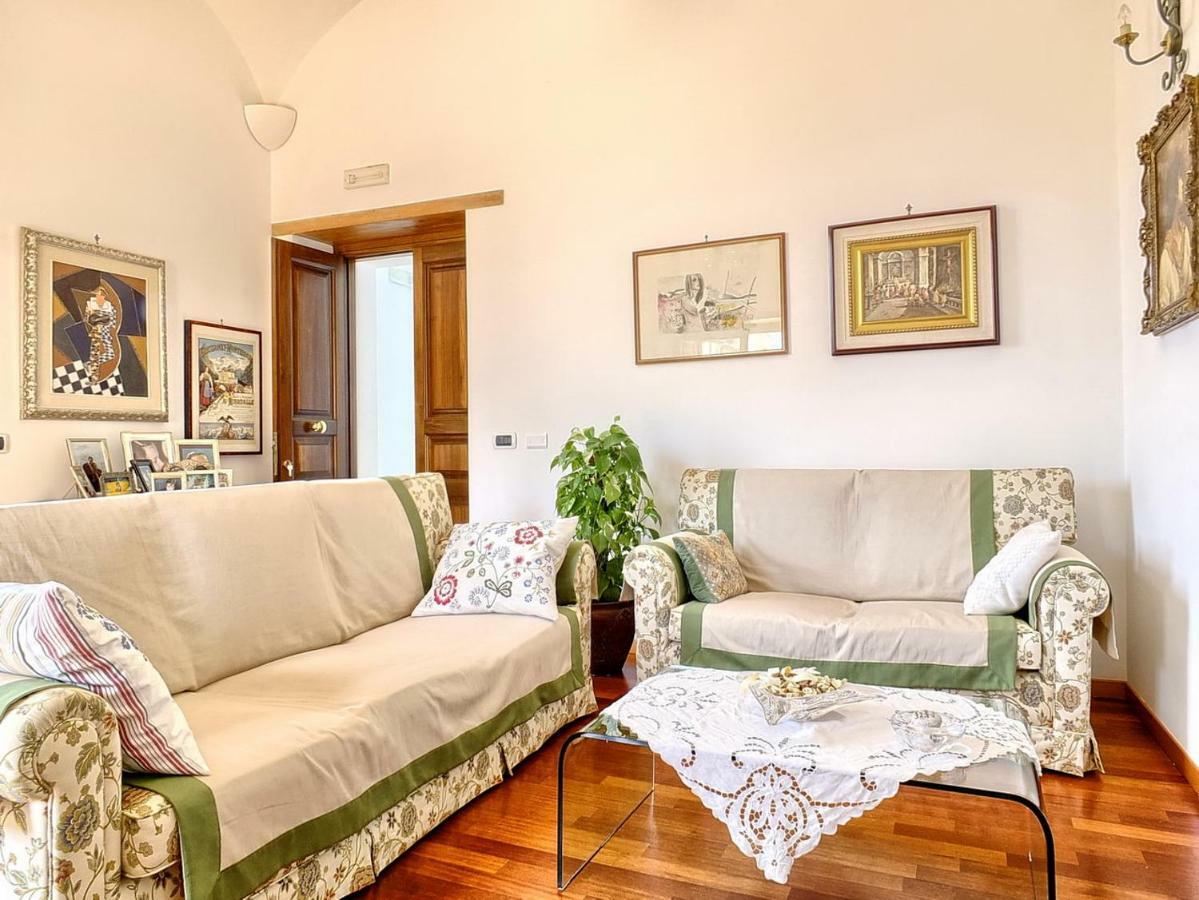 B&B Villa Elisa Meta Eksteriør billede